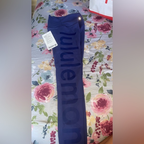 Lululemon - Picture 2 of 2